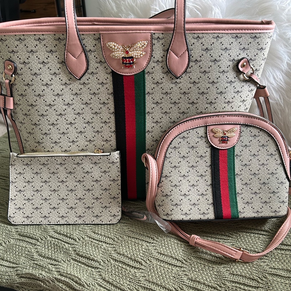 NEW Light Luxury Monogram Bee Pink Trim Shoulder Bag w/Green-Red Stripe